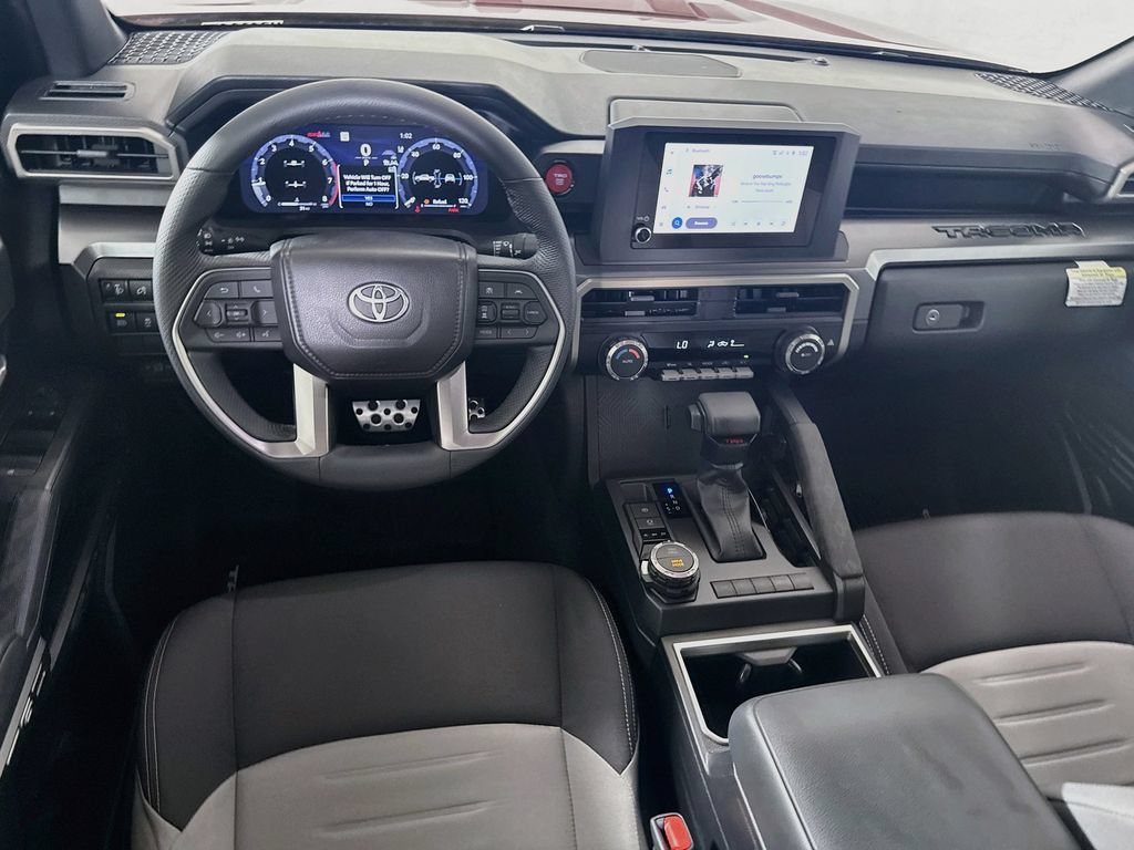 Used 2025 Toyota Tacoma TRD Sport AWD/4WD image 19