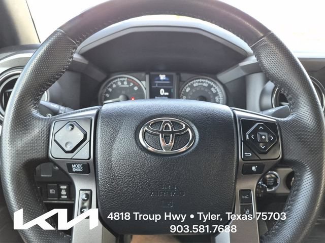 Used 2022 Toyota Tacoma TRD Off-Road AWD/4WD image 30