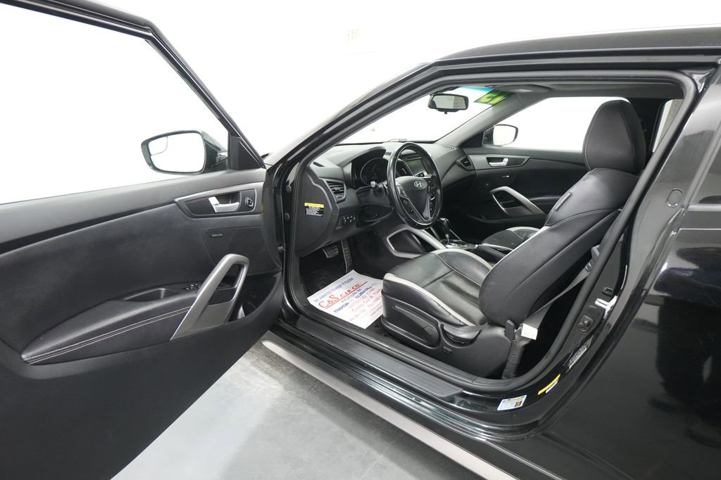 Used 2015 Hyundai Veloster Turbo w/ Option Group 04 FWD image 19