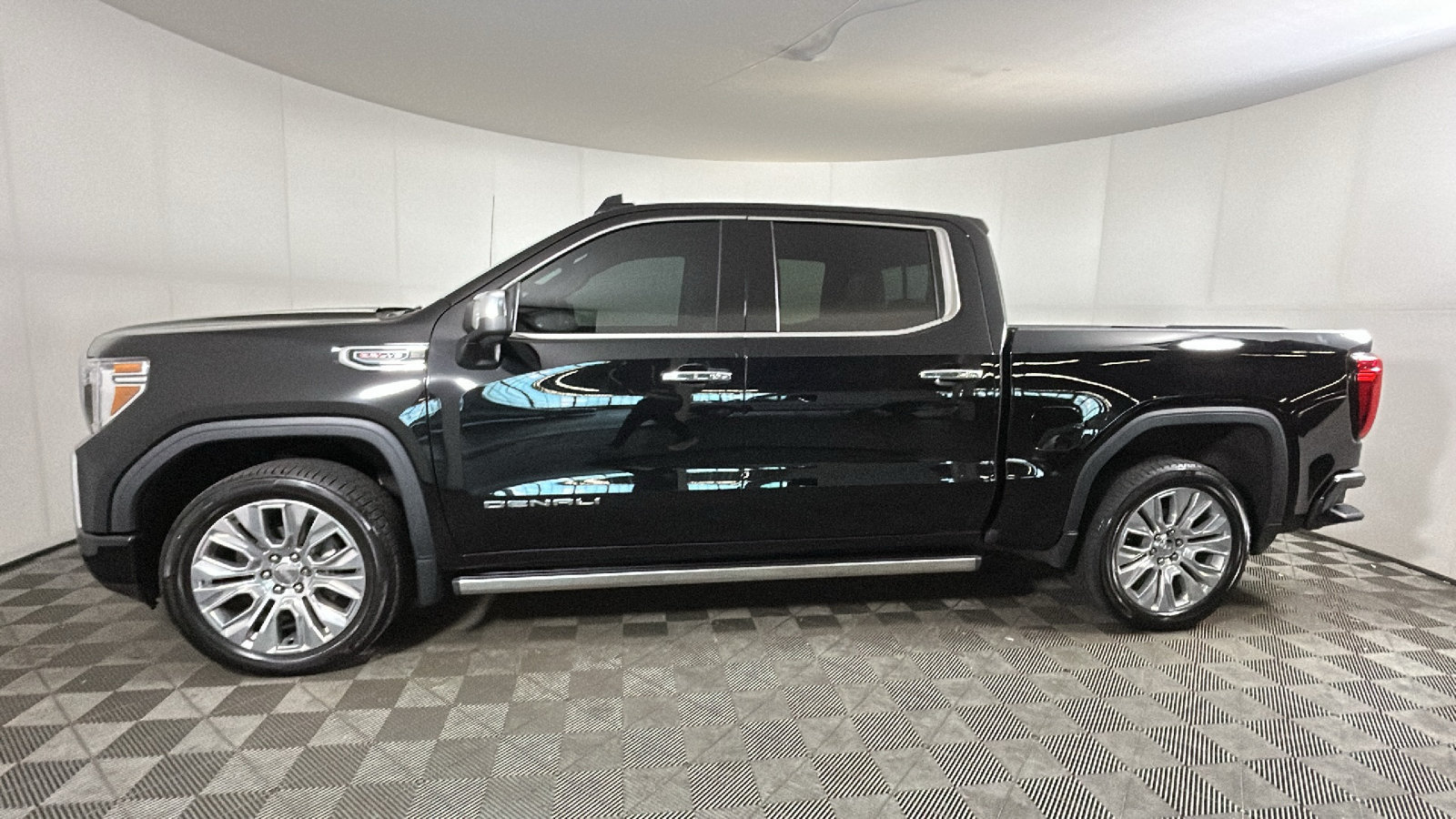 Used 2021 GMC Sierra 1500 Denali w/ Denali Ultimate Package AWD/4WD image 7