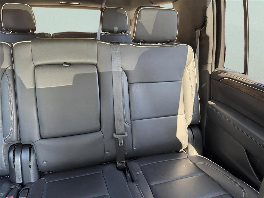 Certified 2024 Chevrolet Suburban Premier image 19