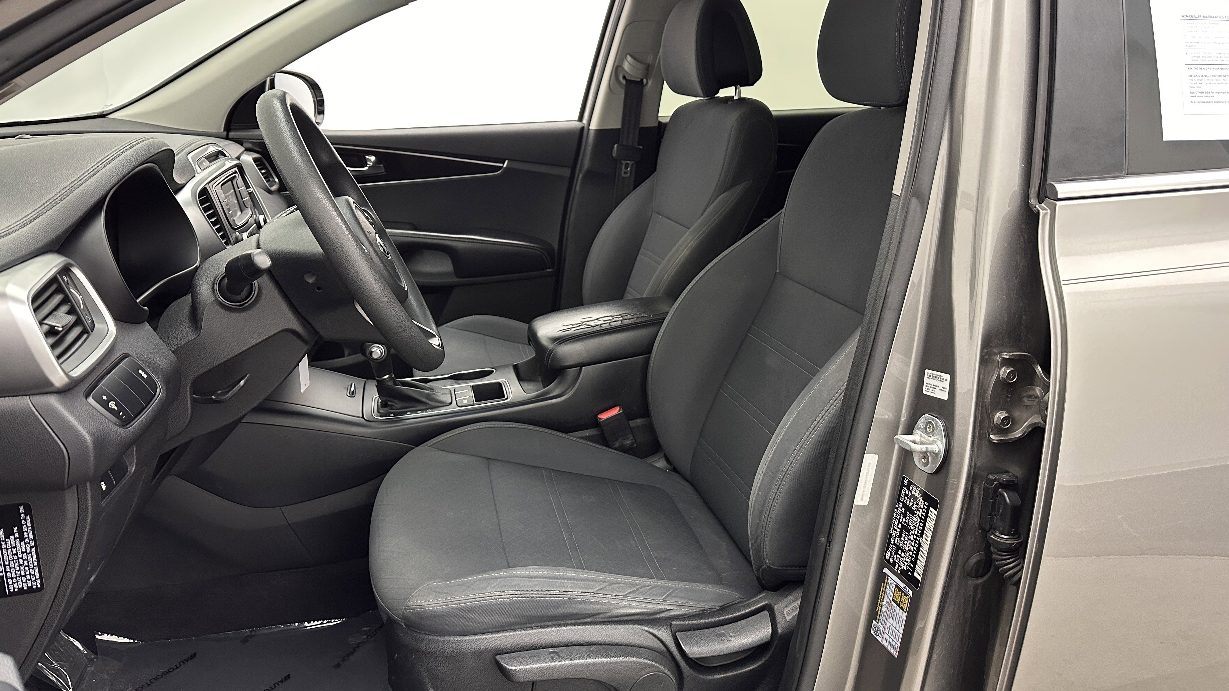Used 2016 Kia Sorento LX image 12