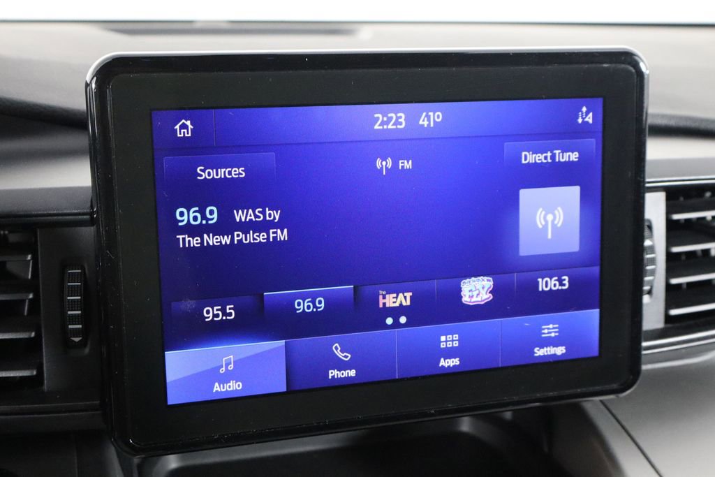 Used 2021 Ford Explorer XLT image 30