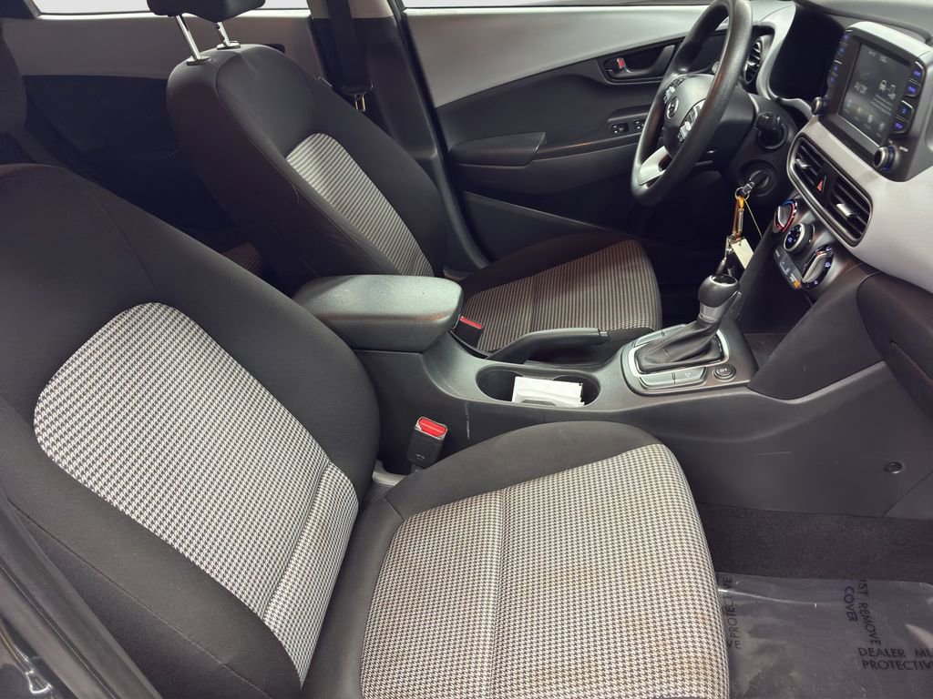Used 2021 Hyundai Kona SE image 19
