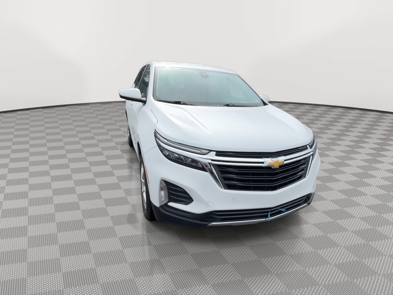 Used 2024 Chevrolet Equinox LT AWD/4WD image 2
