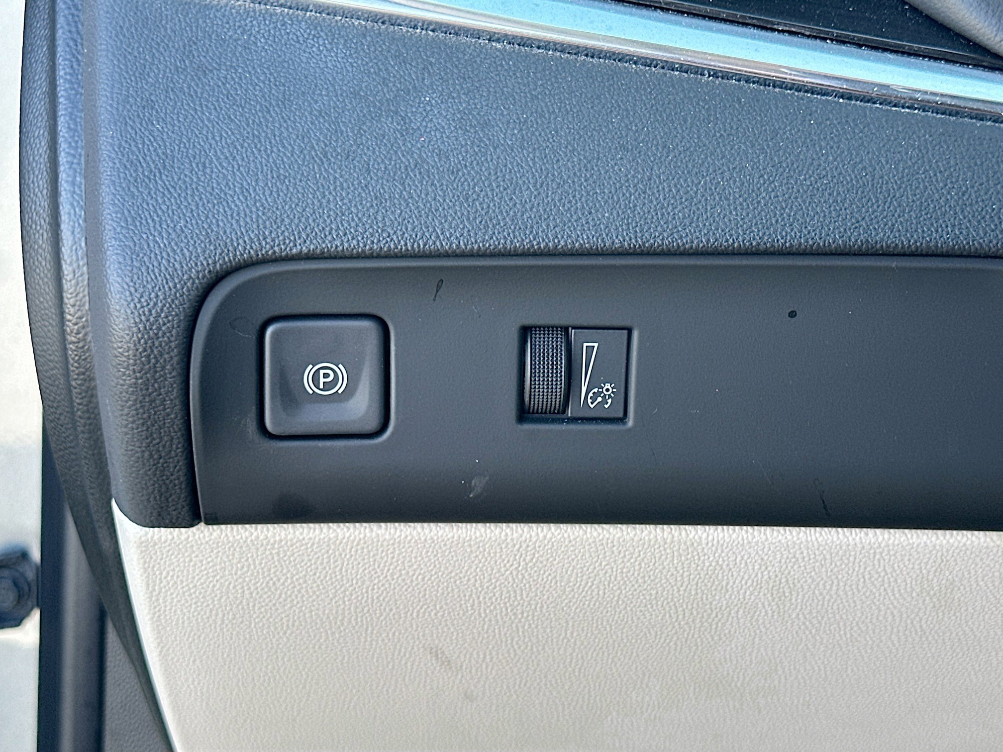 Used 2024 Buick Enclave Essence FWD image 10