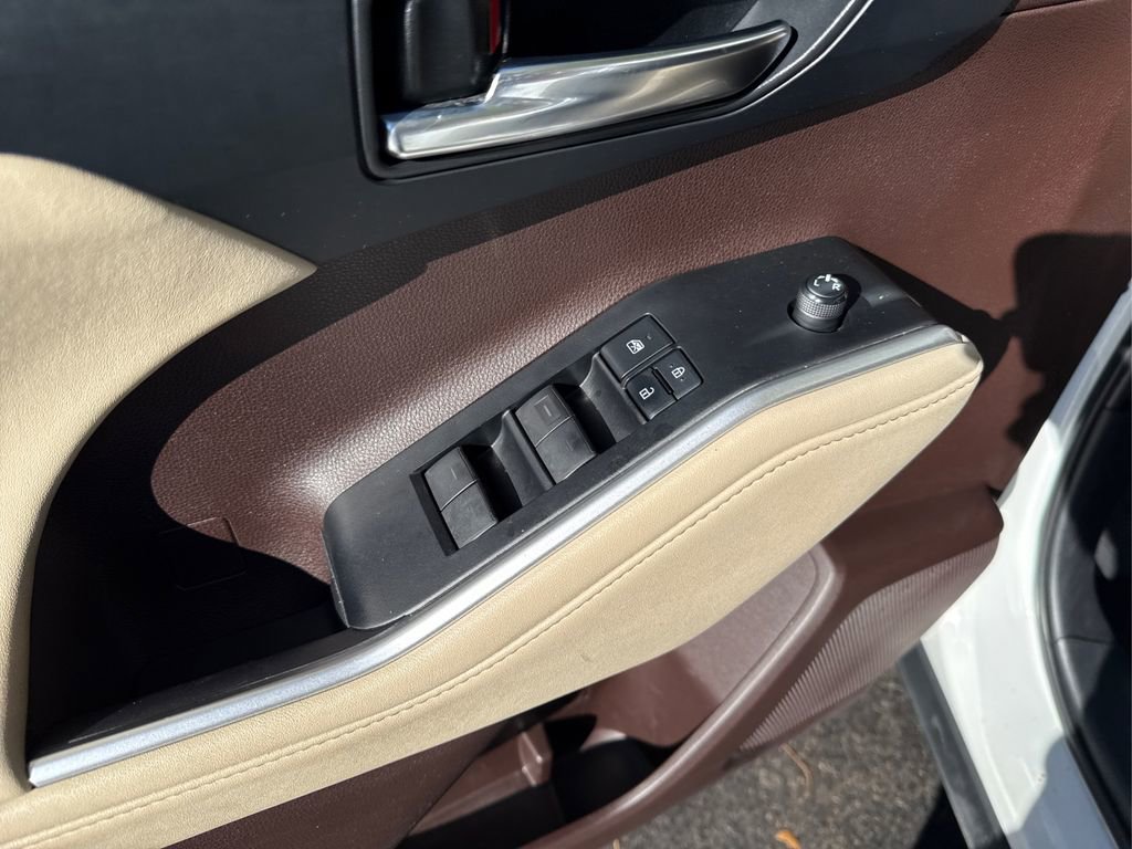 Used 2022 Toyota Highlander XLE image 37