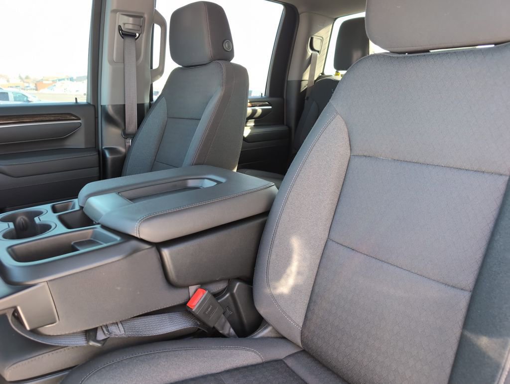 Used 2025 GMC Sierra 2500 SLE w/ SLE Value Package; image 12