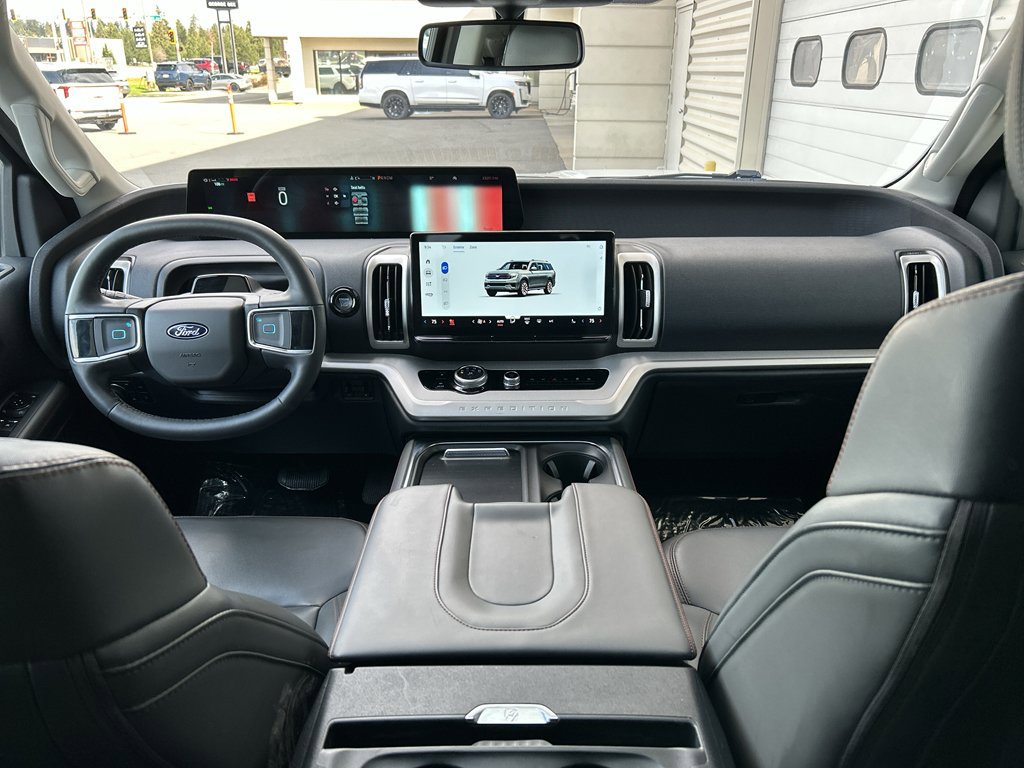 Used 2025 Ford Expedition Active AWD/4WD image 18