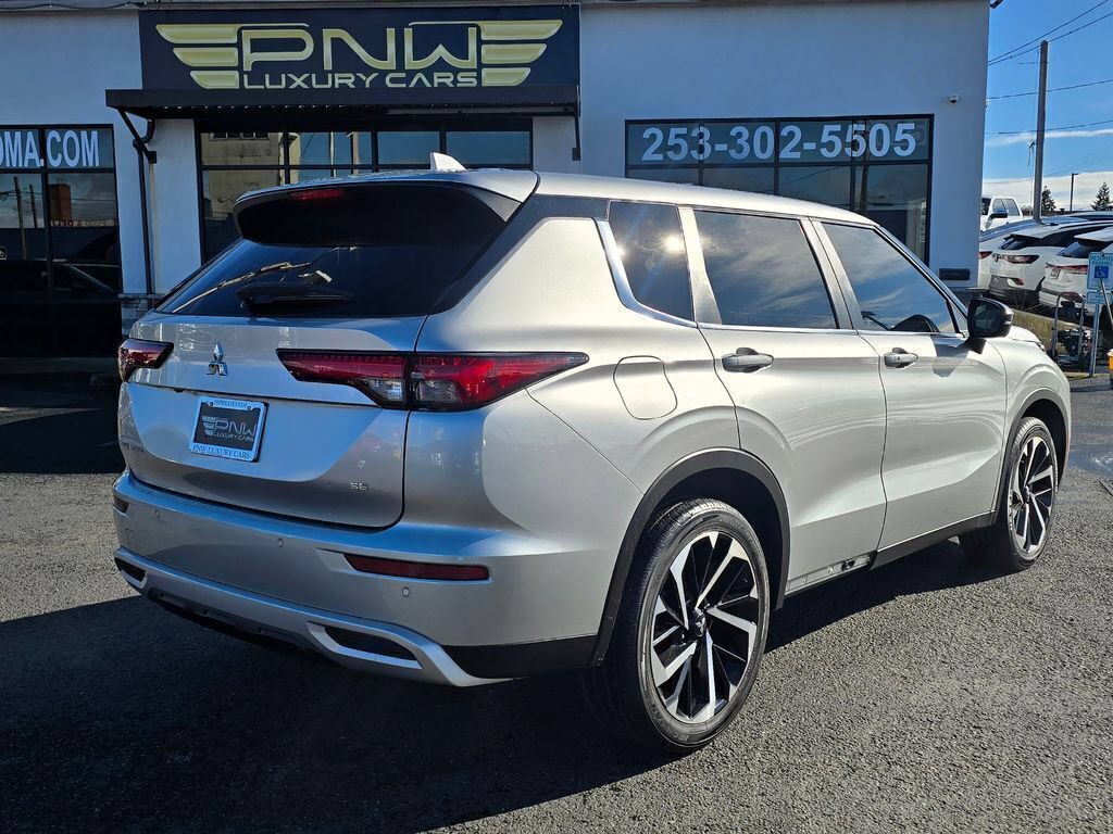 Used 2022 Mitsubishi Outlander SE AWD/4WD image 7