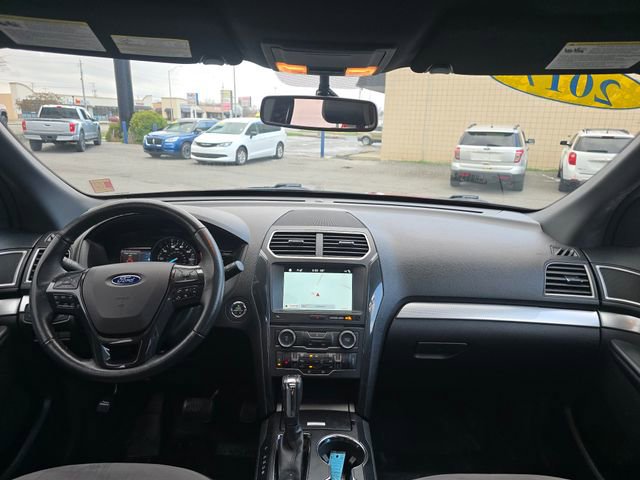 Used 2017 Ford Explorer XLT w/ Equipment Group 202A image 17