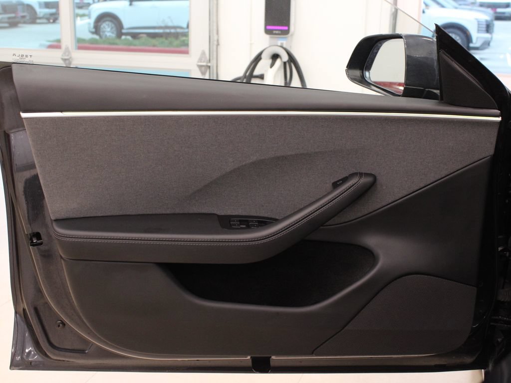 Used 2025 Tesla Model 3 Long Range RWD image 13