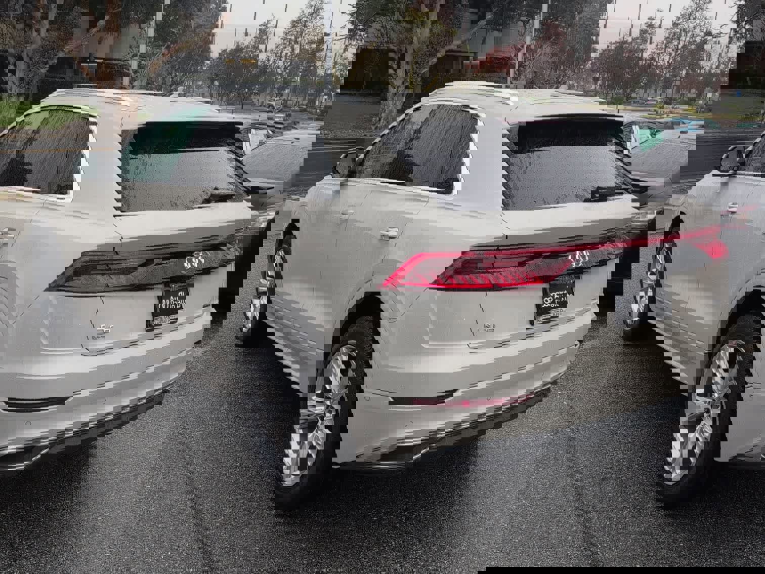 Used 2021 Audi Q8 Prestige w/ Prestige Package image 4