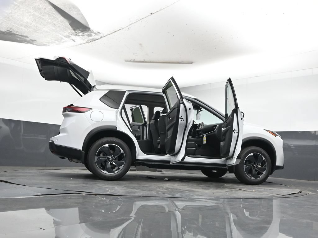 Used 2026 Nissan Rogue SV w/ SV Premium Package AWD/4WD image 29