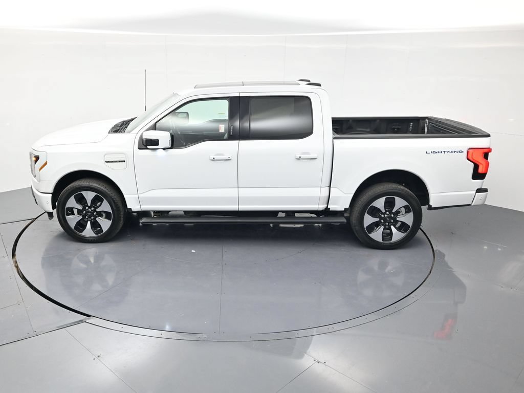 Used 2023 Ford F150 Lightning Platinum AWD/4WD image 41