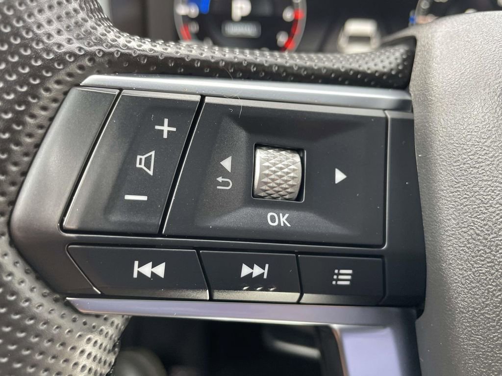 Used 2024 Mitsubishi Outlander SE Black Edition image 29