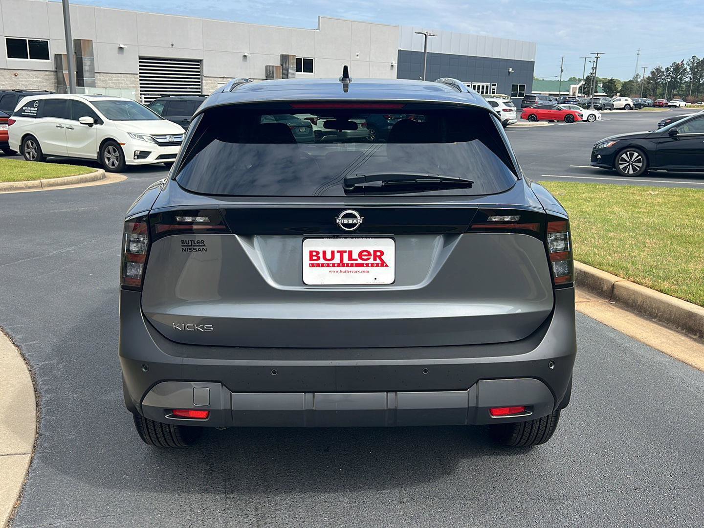 New 2026 Nissan Kicks SV image 5