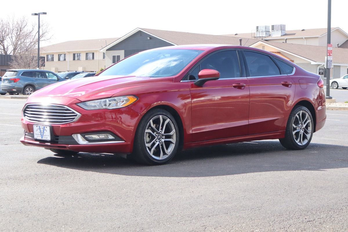 Used 2017 Ford Fusion SE w/ Equipment Group 201A FWD image 11