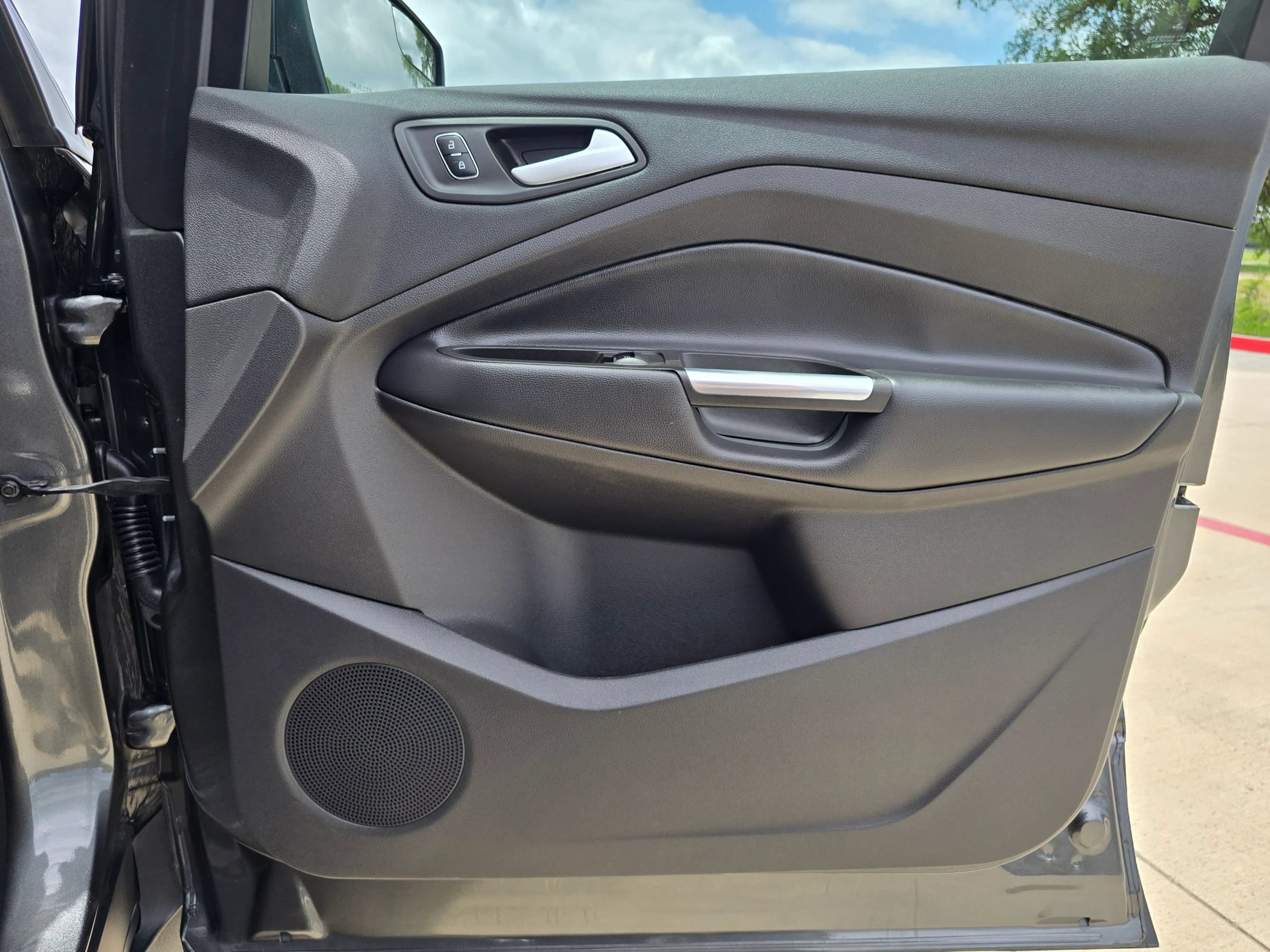 Used 2019 Ford Escape SEL FWD image 17