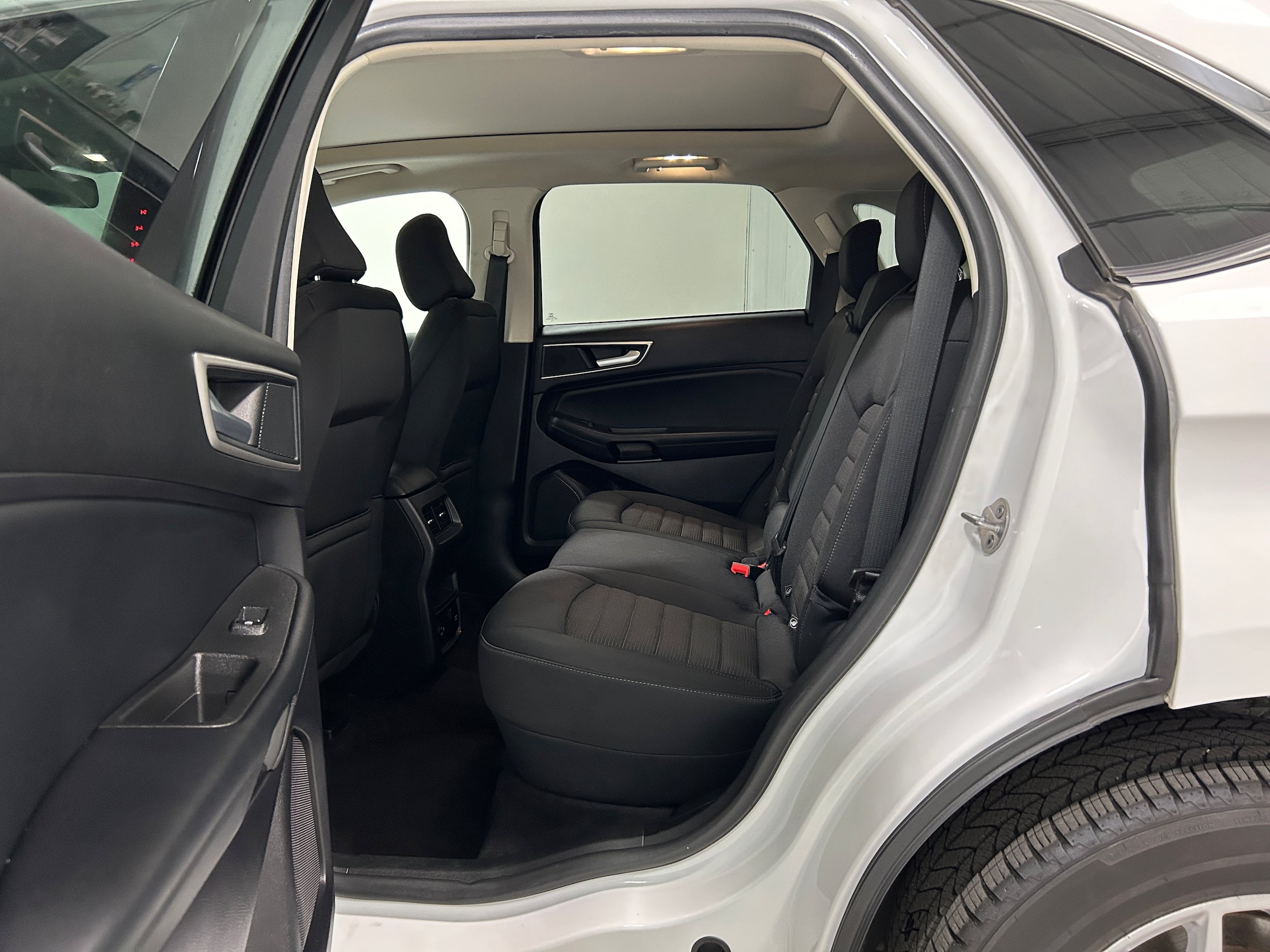 Used 2021 Ford Edge SEL w/ Convenience Package AWD/4WD image 26