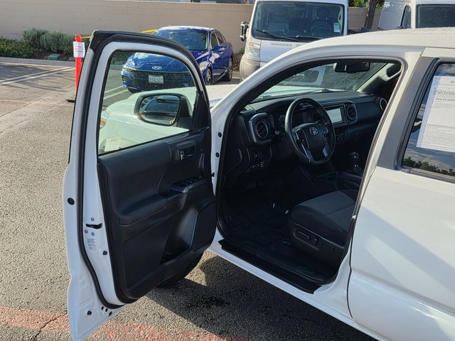 Used 2023 Toyota Tacoma TRD Off-Road image 41