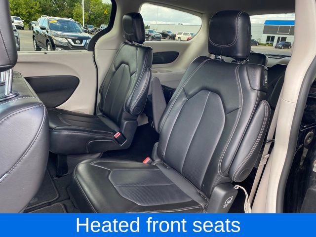 Used 2024 Chrysler Pacifica Touring-L image 18