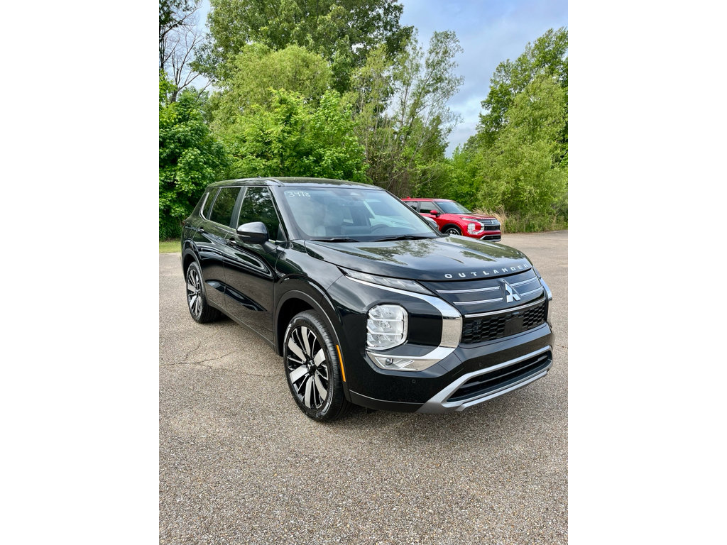 New 2026 Mitsubishi Outlander SE FWD image 3