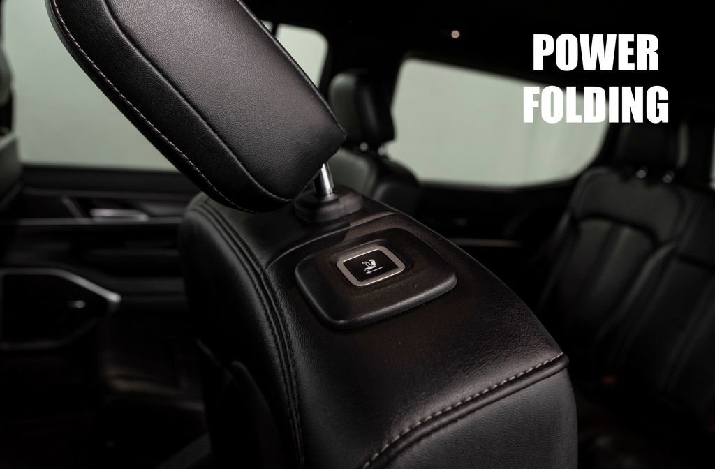 Used 2024 Jeep Wagoneer Series III AWD/4WD image 13