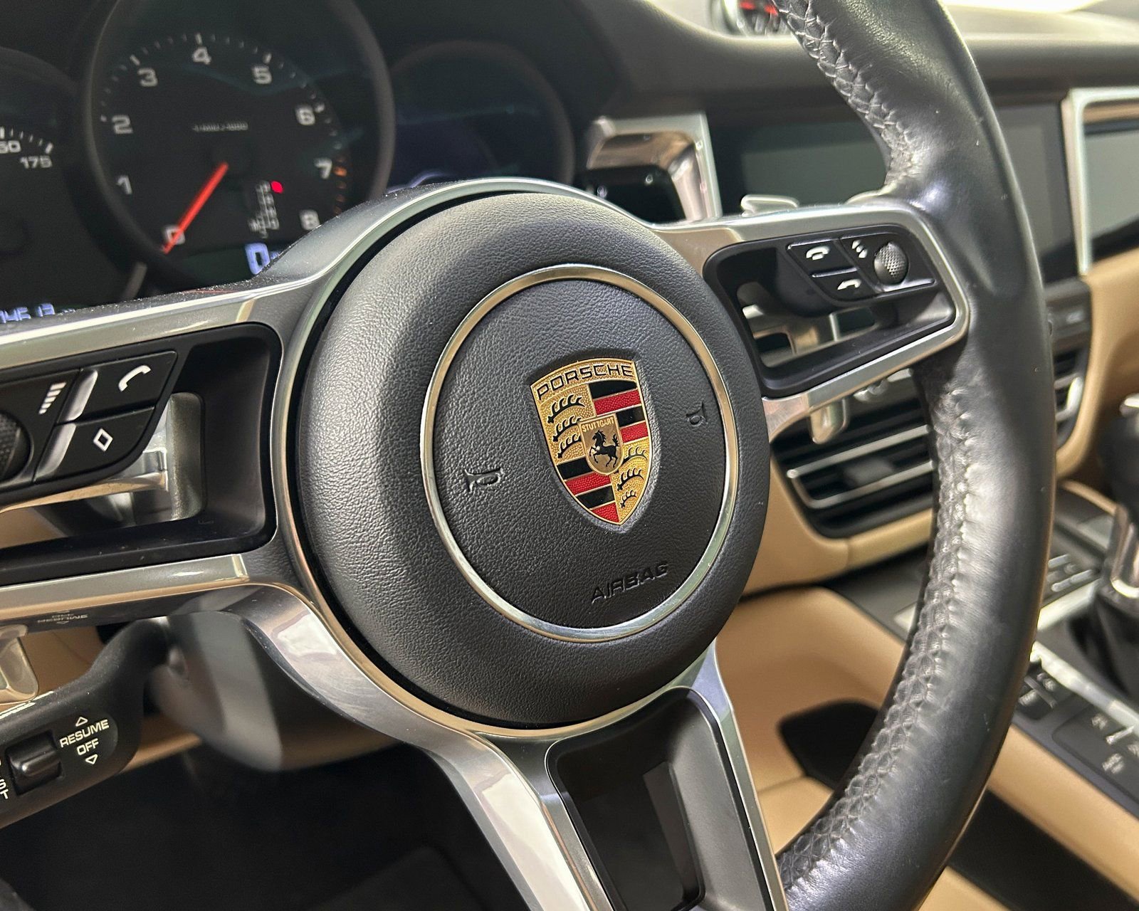 Used 2020 Porsche Macan image 18