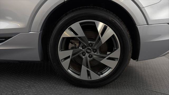 Used 2022 Audi e-tron Premium AWD/4WD image 33