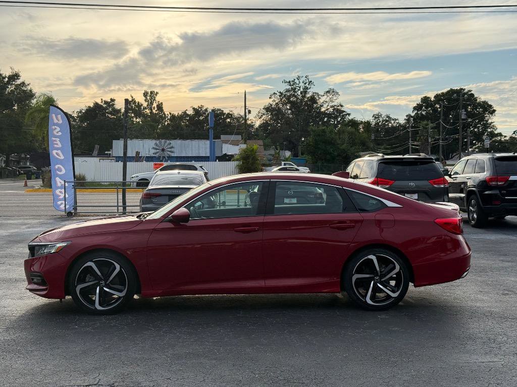 Used 2018 Honda Accord Sport image 2
