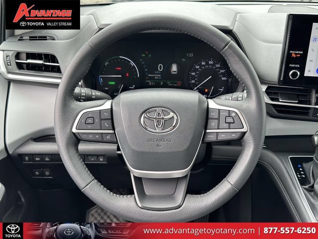 Used 2025 Toyota Sienna XLE w/ XLE Plus Package AWD/4WD image 20