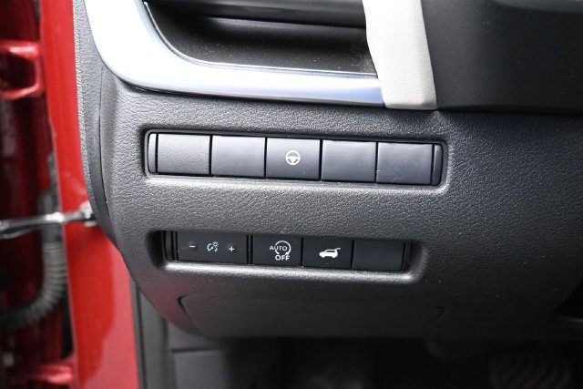 Used 2025 Nissan Rogue SV AWD/4WD image 17