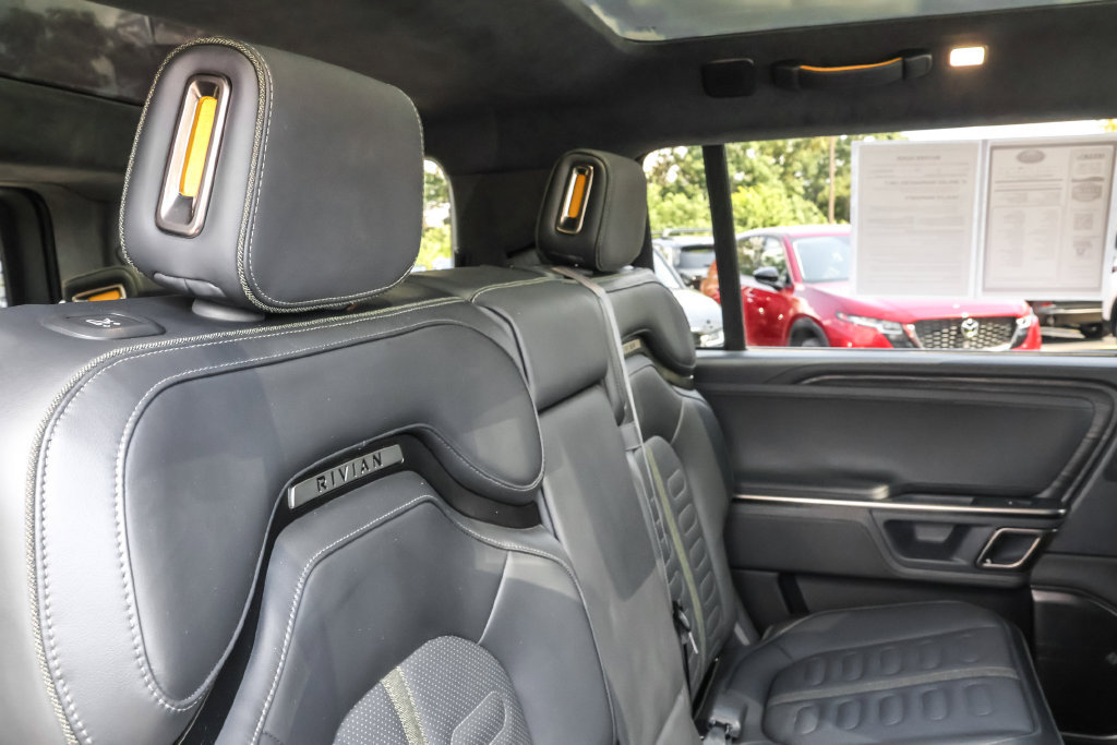 Used 2024 Rivian R1S Adventure Dual AWD/4WD image 33