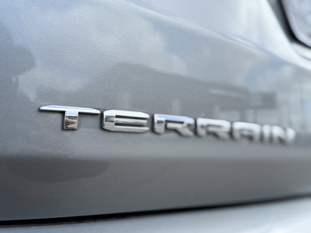 Used 2024 GMC Terrain SLE image 11