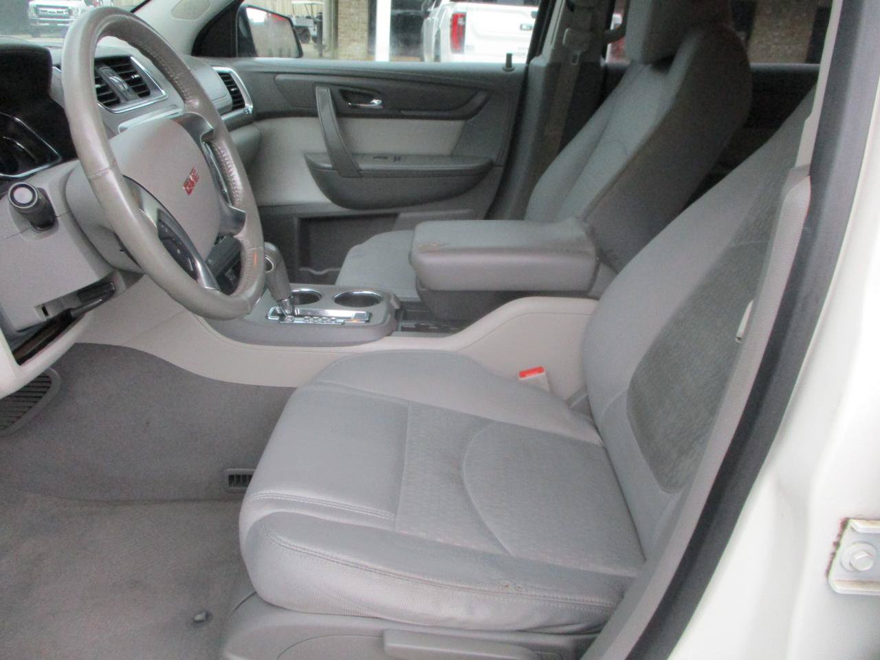Used 2015 GMC Acadia SLE FWD image 14