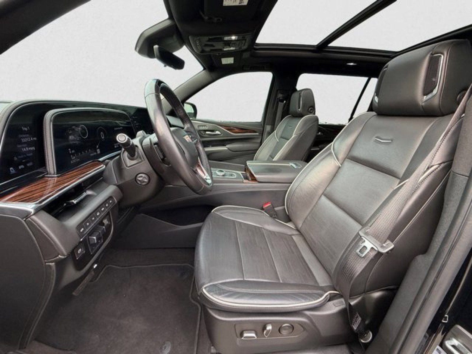 Used 2022 Cadillac Escalade ESV Premium Luxury w/ Performance Package image 10