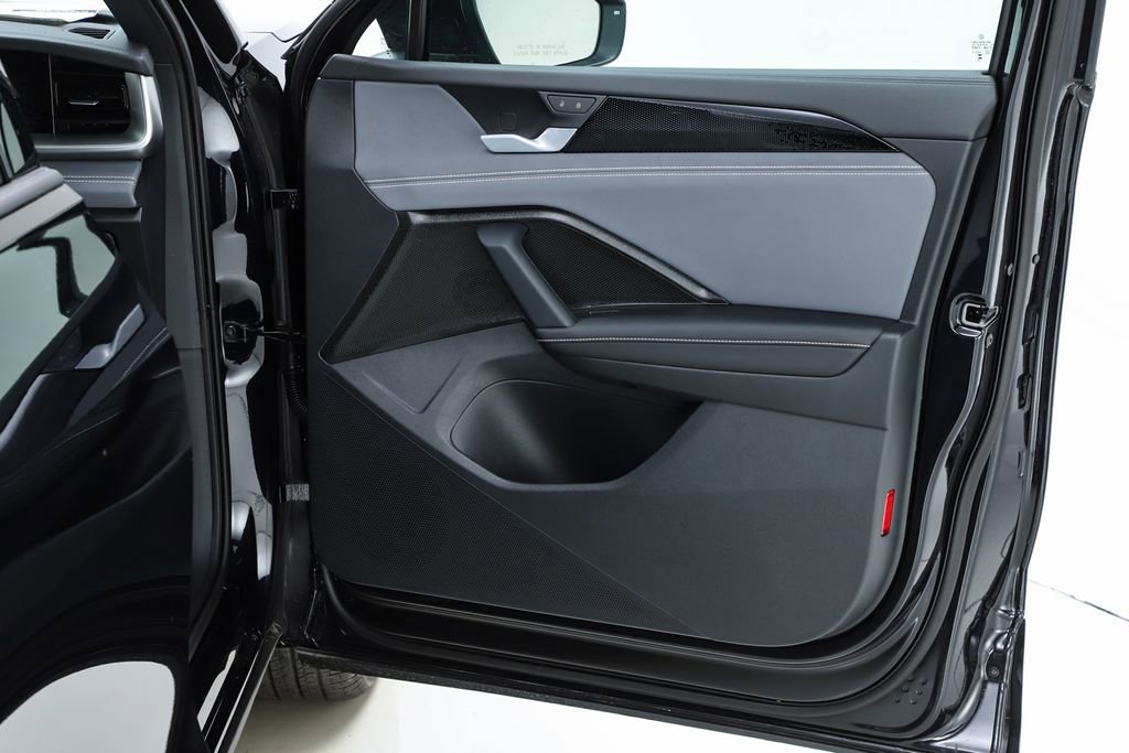 New 2026 Volkswagen Tiguan SE R-Line image 32