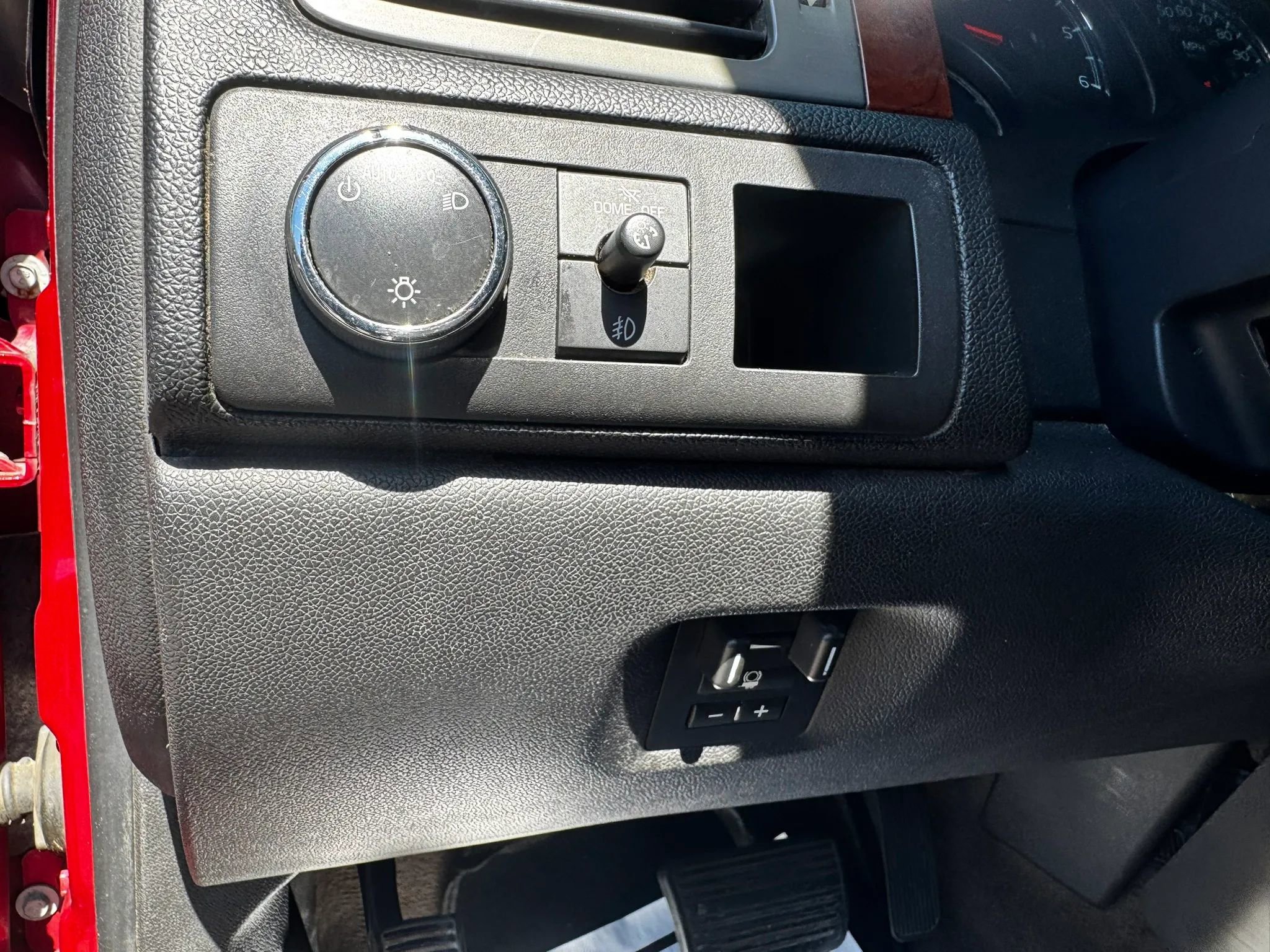Used 2012 Chevrolet Suburban LT w/ Texas Edition RWD image 21