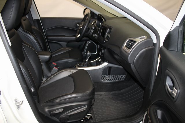 Used 2019 Jeep Compass Latitude image 14