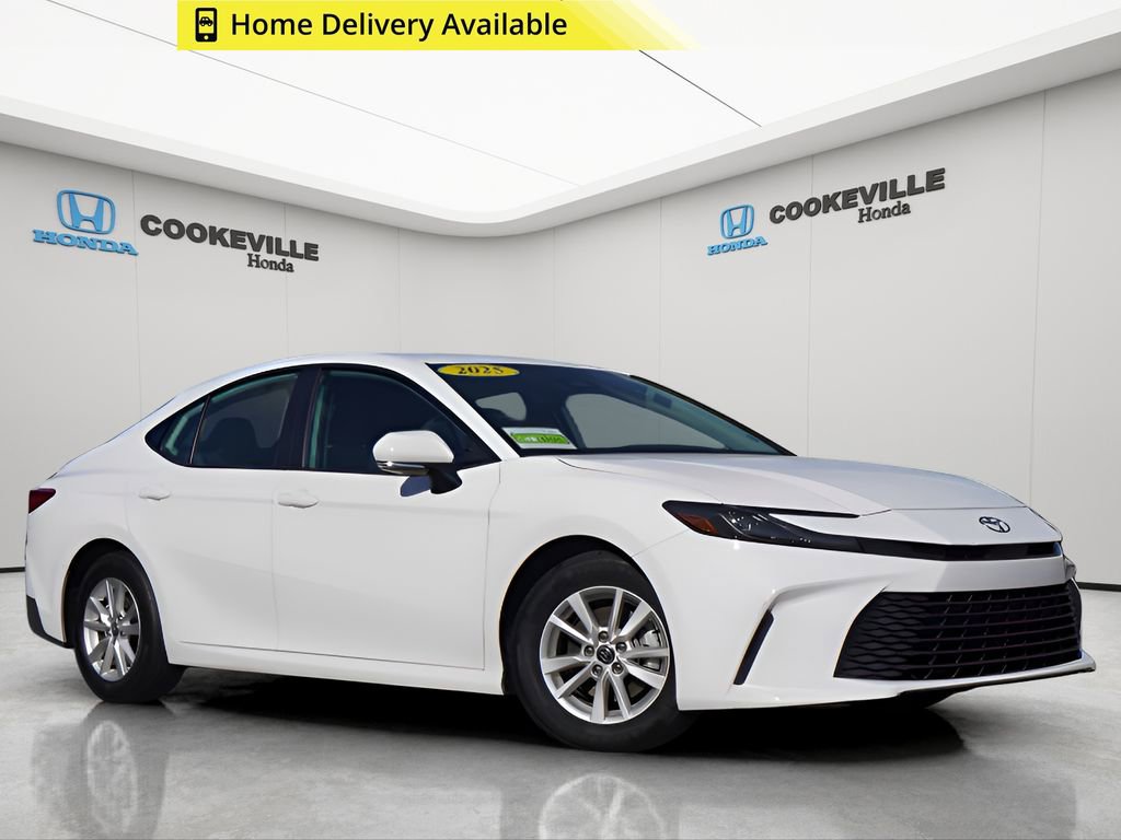 Used 2025 Toyota Camry LE image 1