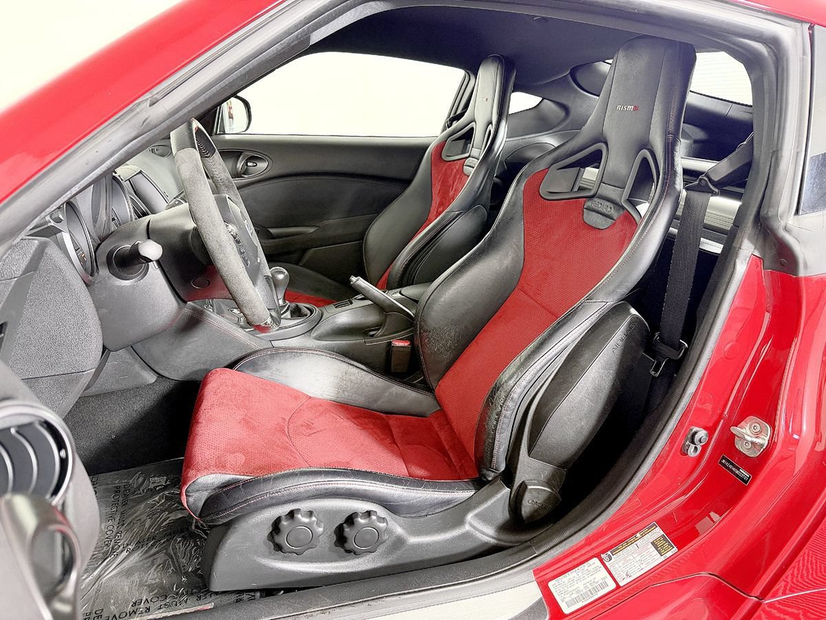 Used 2016 Nissan 370Z NISMO RWD image 34