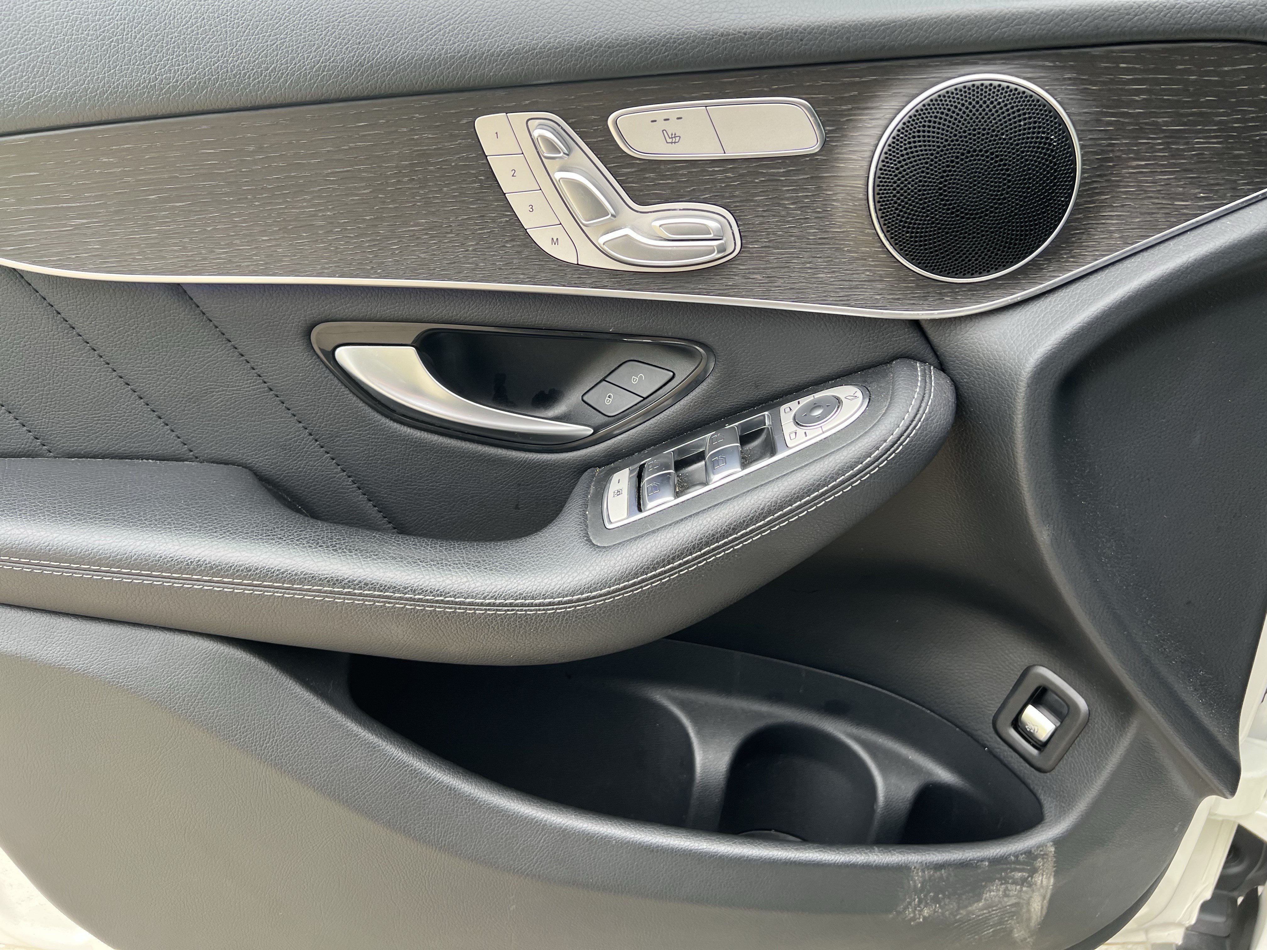 Used 2020 Mercedes-Benz GLC 300 4MATIC w/ AMG Line image 14