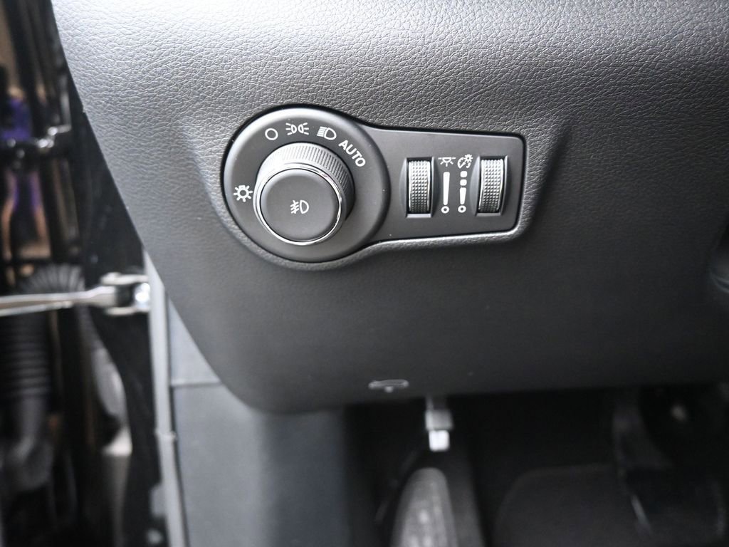 New 2026 Jeep Compass Limited image 33