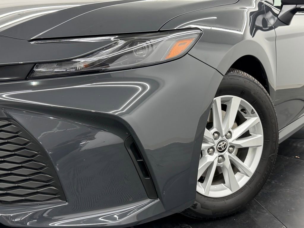 Used 2026 Toyota Camry LE image 4
