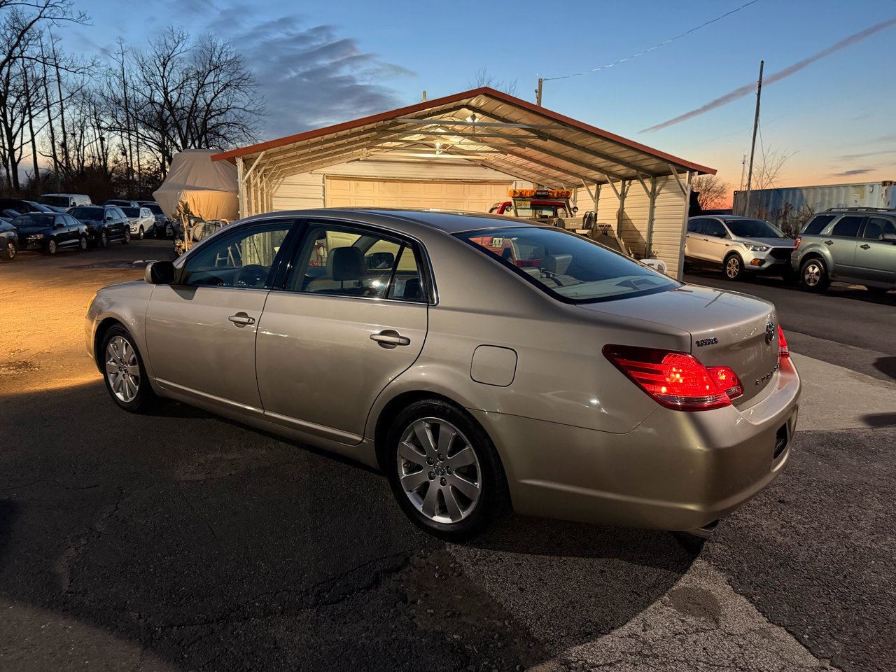 Used 2007 Toyota Avalon XLS image 8