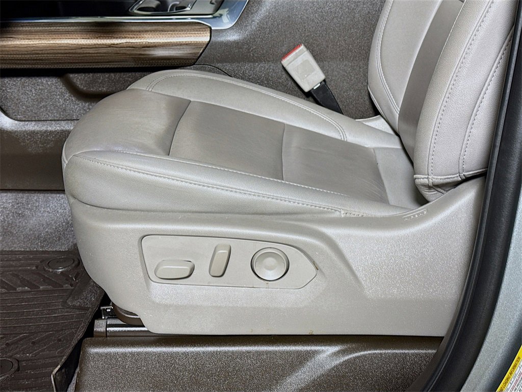 Certified 2024 Chevrolet Silverado 2500 LT w/ Texas Edition image 17