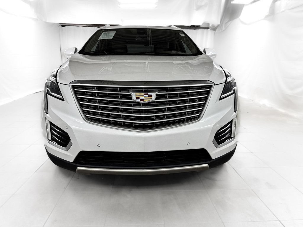 Used 2017 Cadillac XT5 Platinum w/ Driver Assist Package AWD/4WD image 2