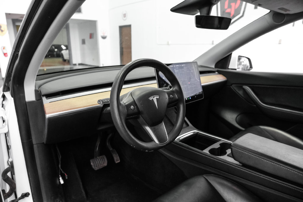 Used 2021 Tesla Model Y Long Range AWD/4WD image 3