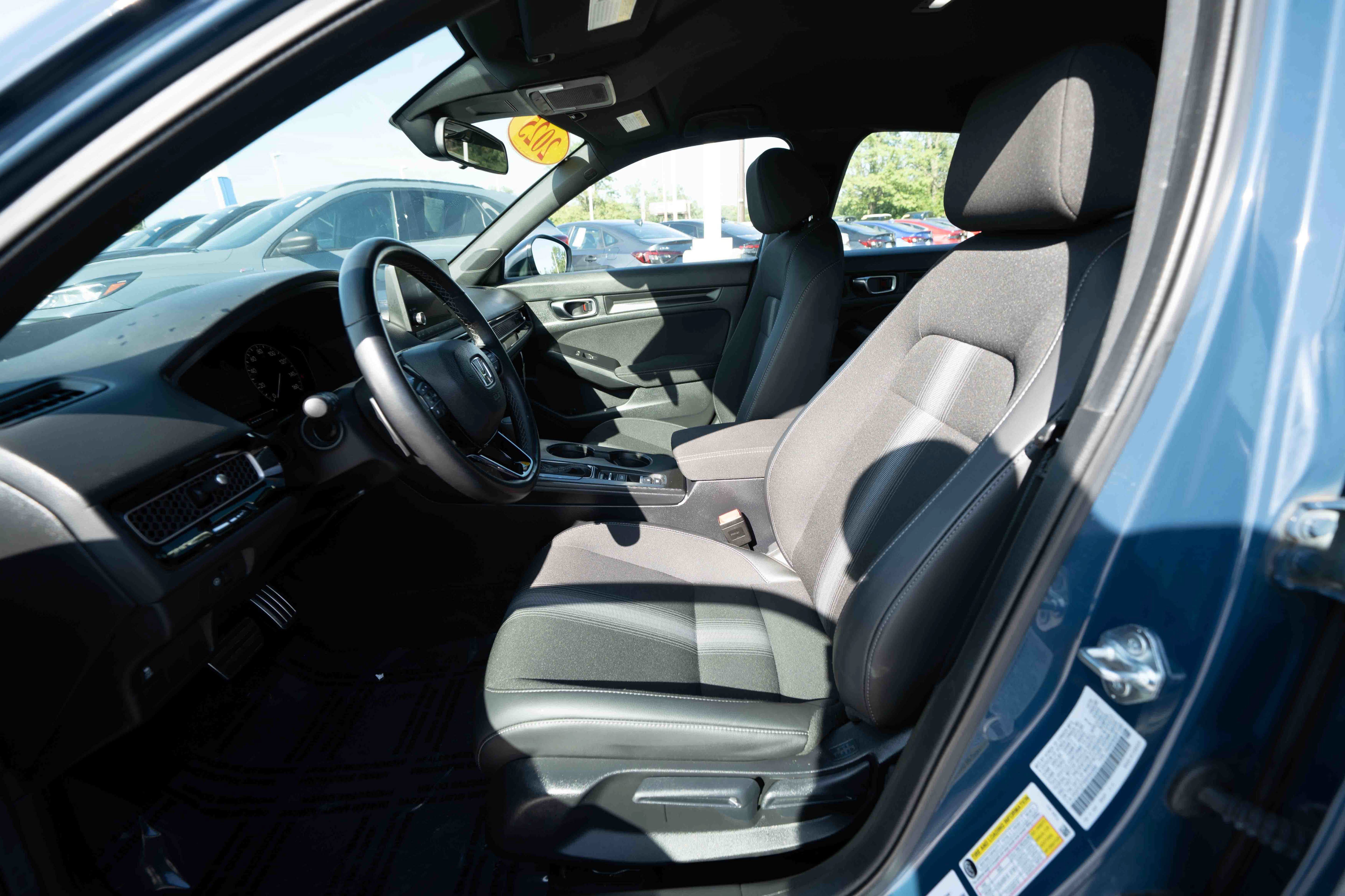 Certified 2025 Honda Civic Sport image 9